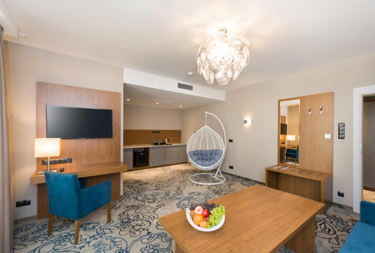 Rezydencja Sosnowa Luxury Hotel Janów Lubelski Esterno foto