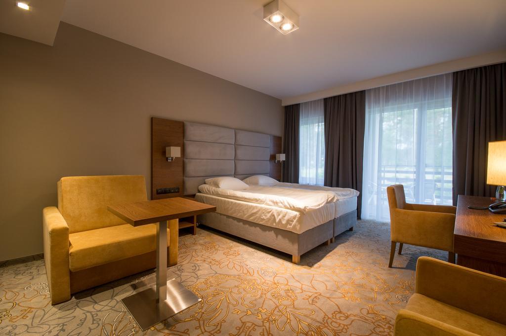 Rezydencja Sosnowa Luxury Hotel Janów Lubelski Esterno foto