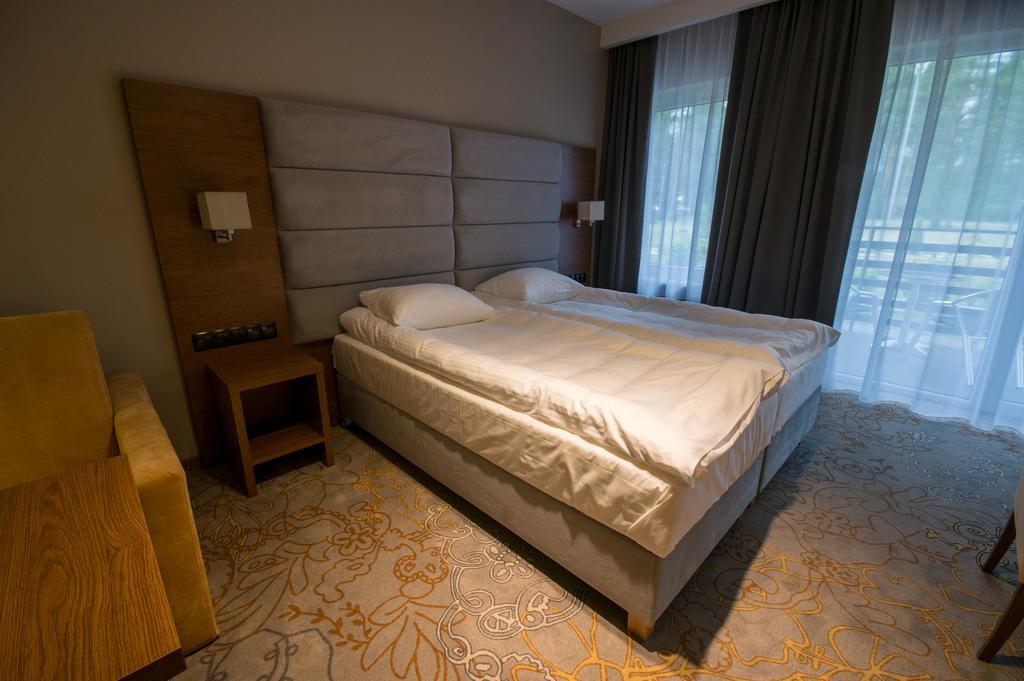 Rezydencja Sosnowa Luxury Hotel Janów Lubelski Esterno foto