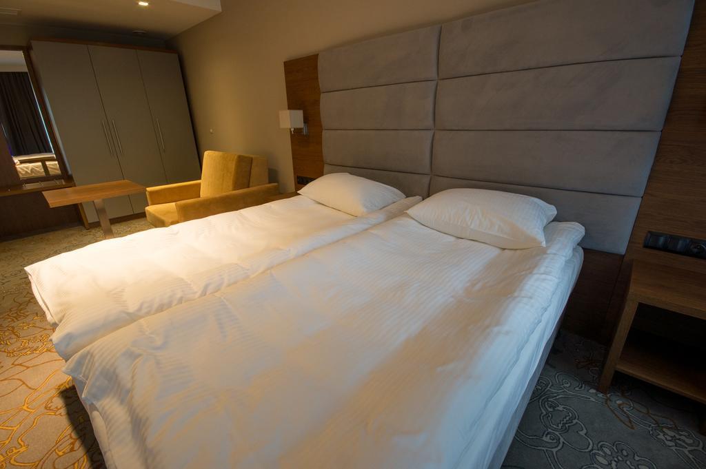 Rezydencja Sosnowa Luxury Hotel Janów Lubelski Esterno foto