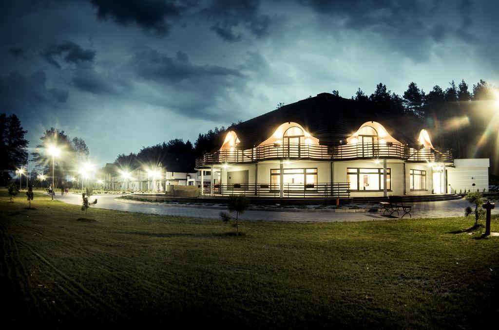 Rezydencja Sosnowa Luxury Hotel Janów Lubelski Esterno foto
