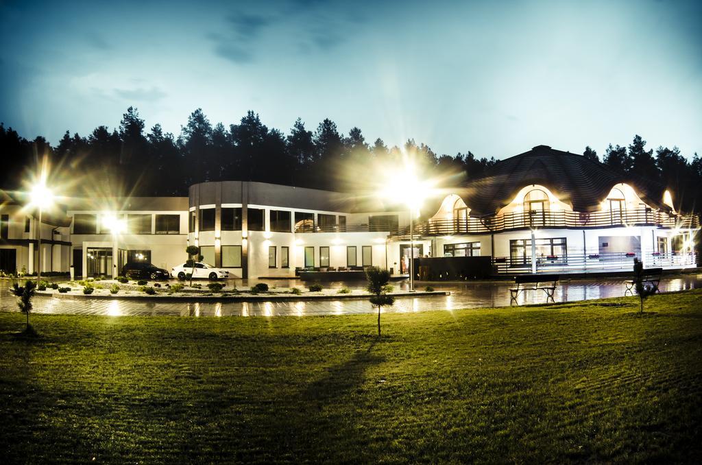 Rezydencja Sosnowa Luxury Hotel Janów Lubelski Esterno foto