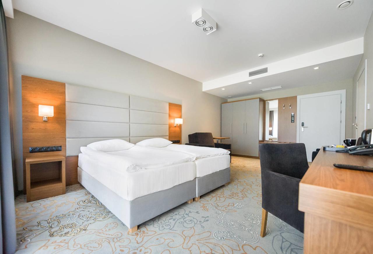 Rezydencja Sosnowa Luxury Hotel Janów Lubelski Esterno foto