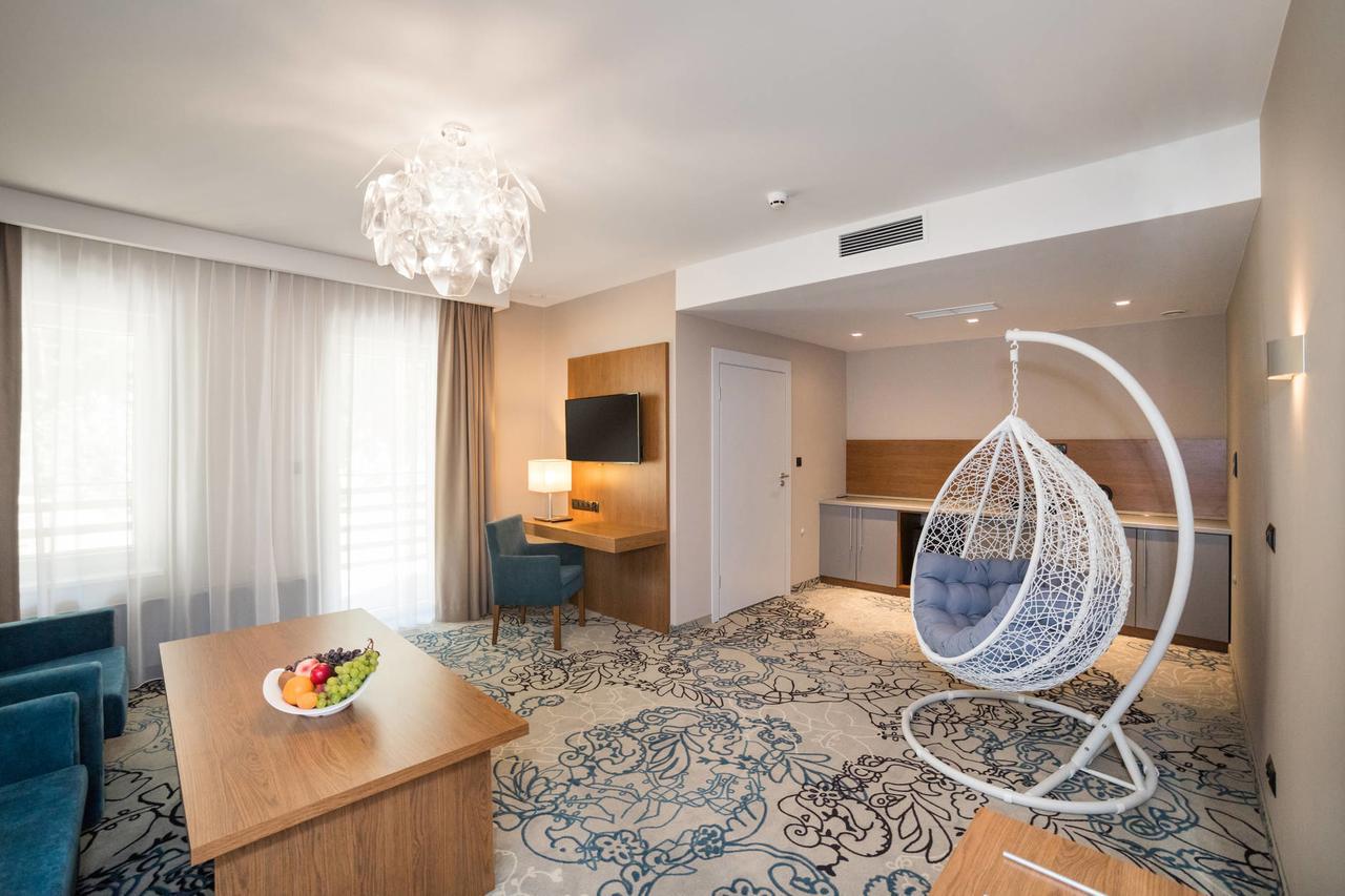 Rezydencja Sosnowa Luxury Hotel Janów Lubelski Esterno foto